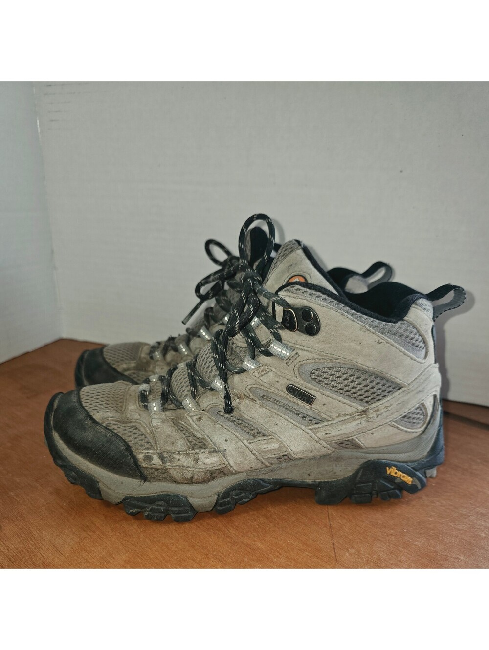 Merrell Moab 2 waterproof hiking boot, vibram size 8 mens